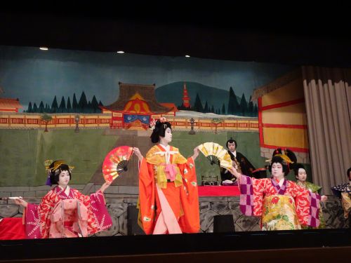 ５～６年歌舞伎　会稽扇曽我　鶴が岡八幡対面の場　　　「舞鶴　虎御前　少将」