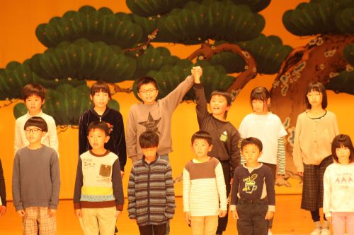 １～４年生　群読　谷川俊太郎「ひとりひとり」