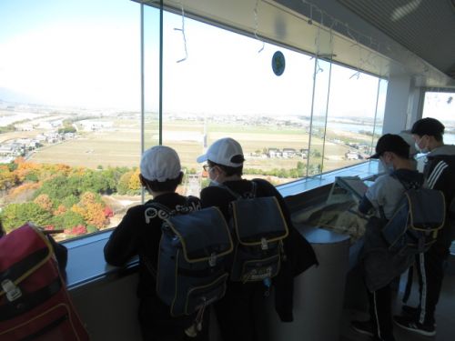 木曽三川公園のタワーから低地を展望