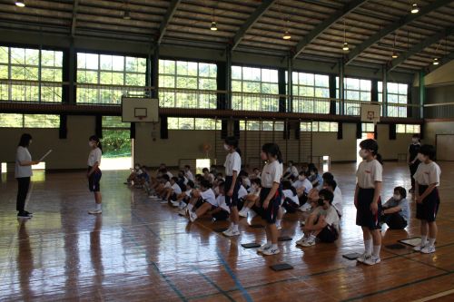恵那市中学校総合体育大会の卓球の部の表彰